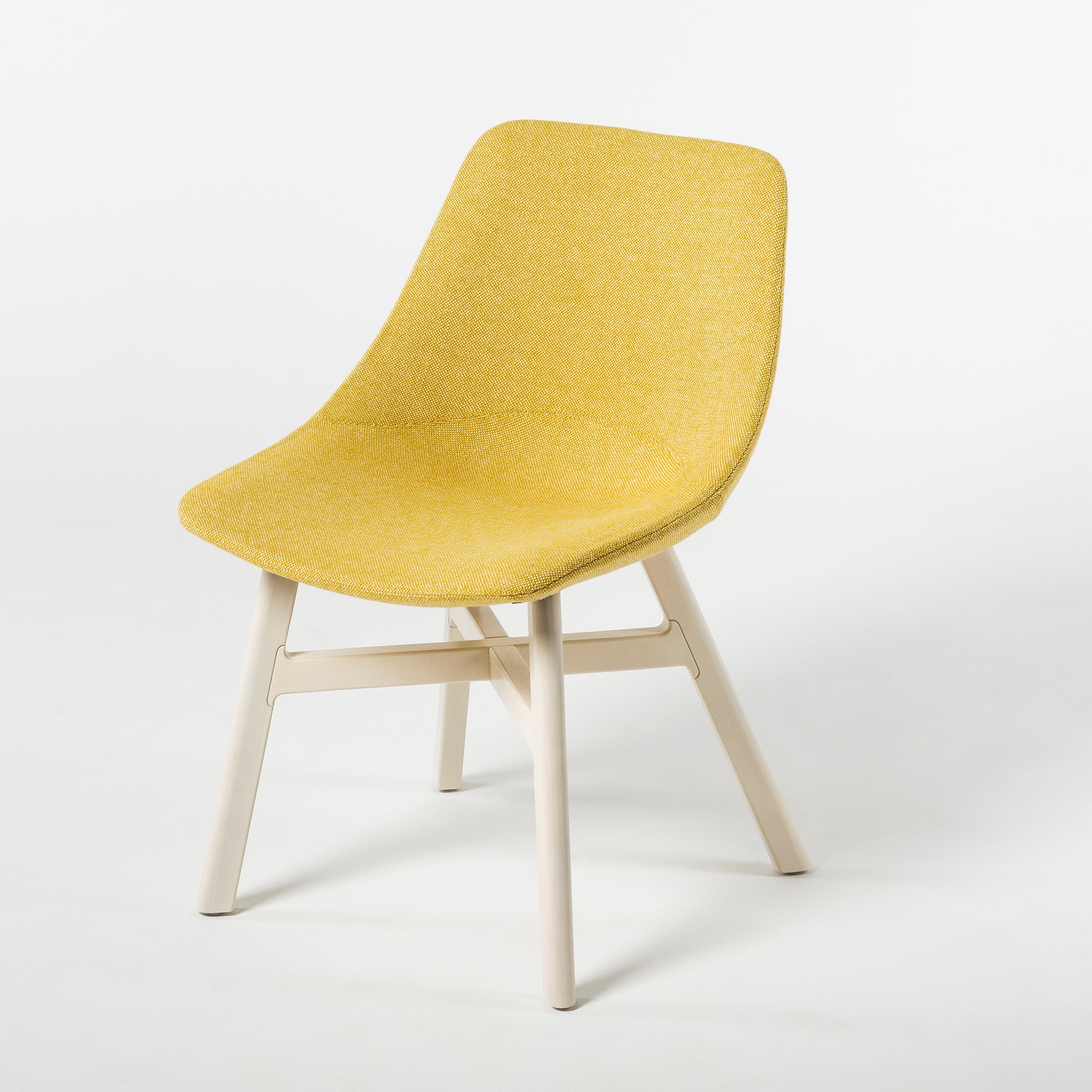 MISHELL_packshot_chair_wooden lacquer legs