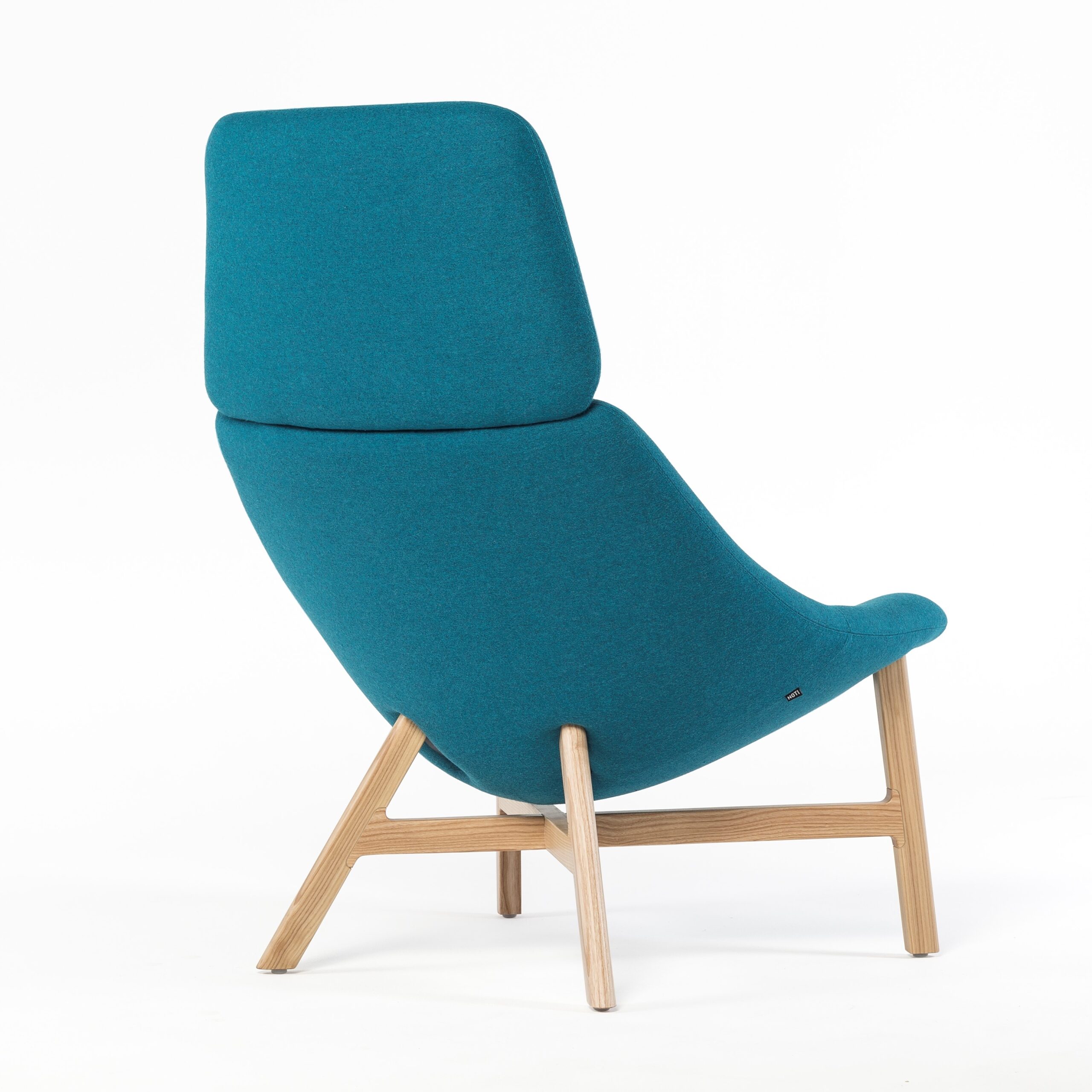 Mishell_XL_armchair_wooden_legs